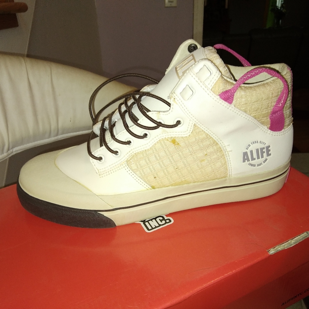 Alife - Picture 8 of 13